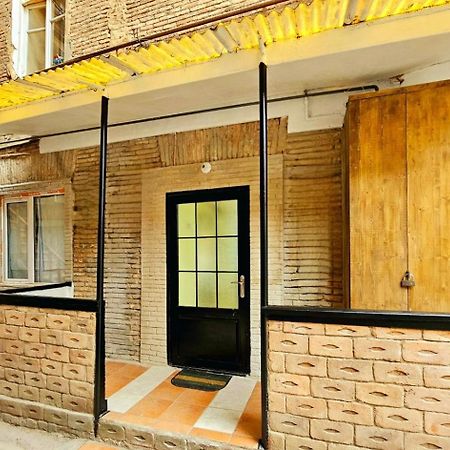 Apartment In The Old District Тбилиси Экстерьер фото