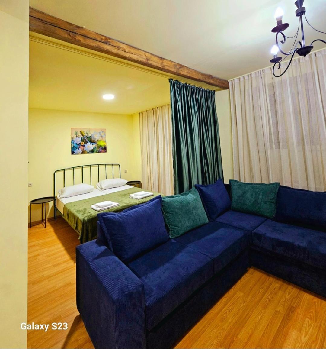 Apartment In The Old District Тбилиси Экстерьер фото