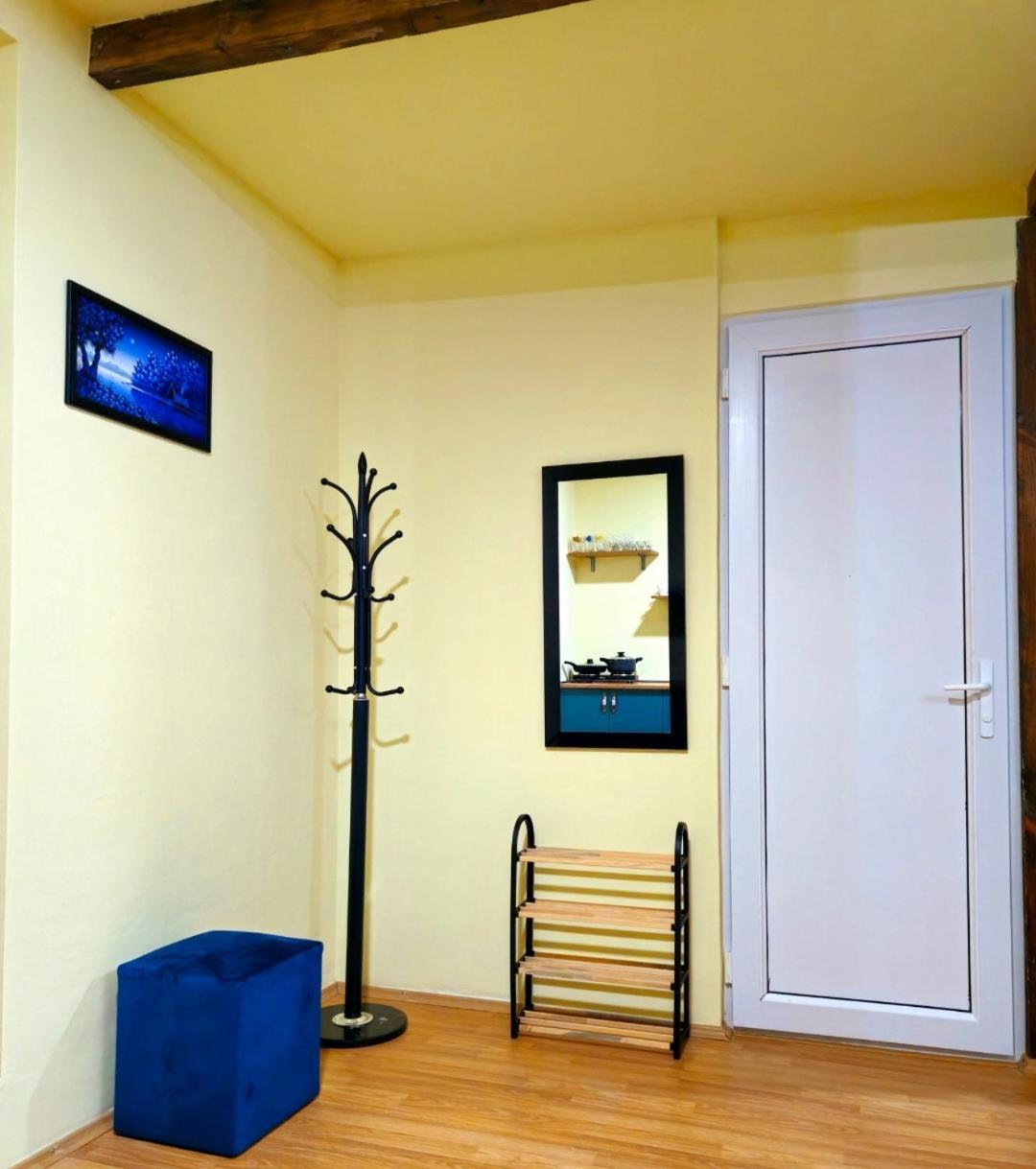 Apartment In The Old District Тбилиси Экстерьер фото