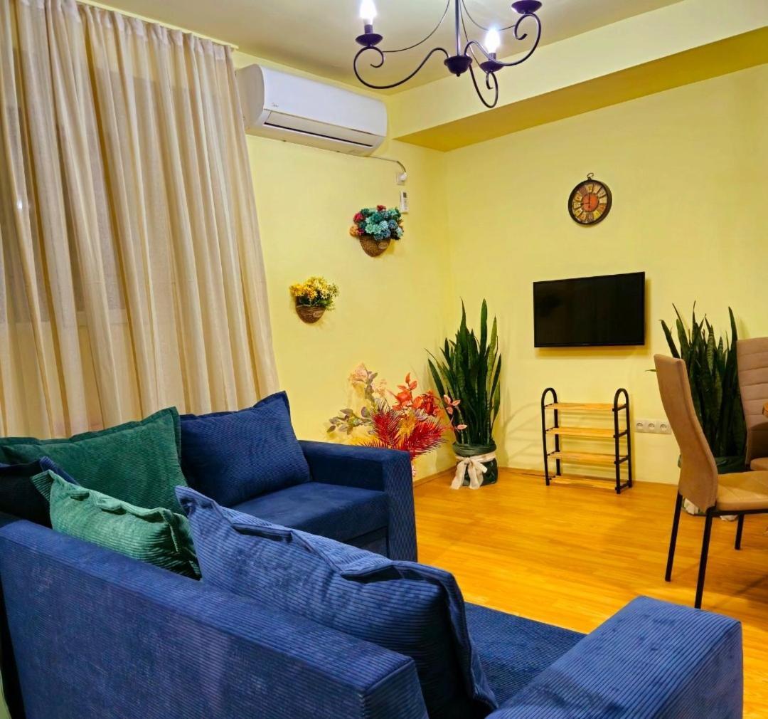 Apartment In The Old District Тбилиси Экстерьер фото