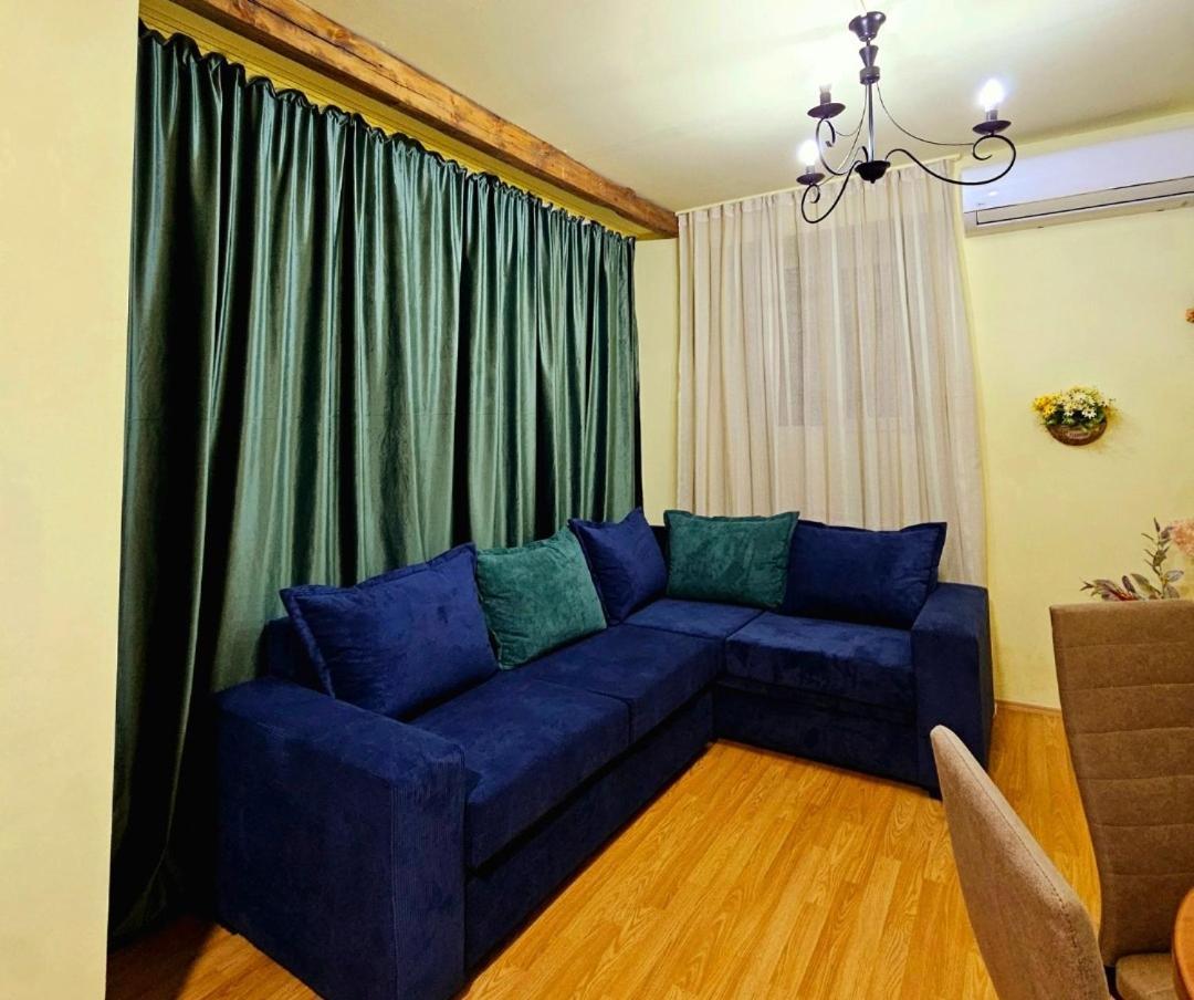 Apartment In The Old District Тбилиси Экстерьер фото