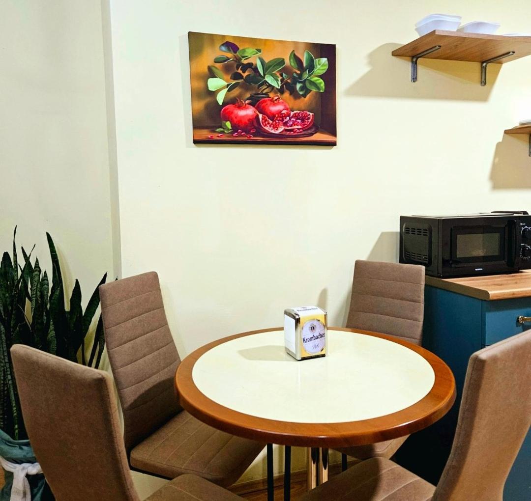 Apartment In The Old District Тбилиси Экстерьер фото