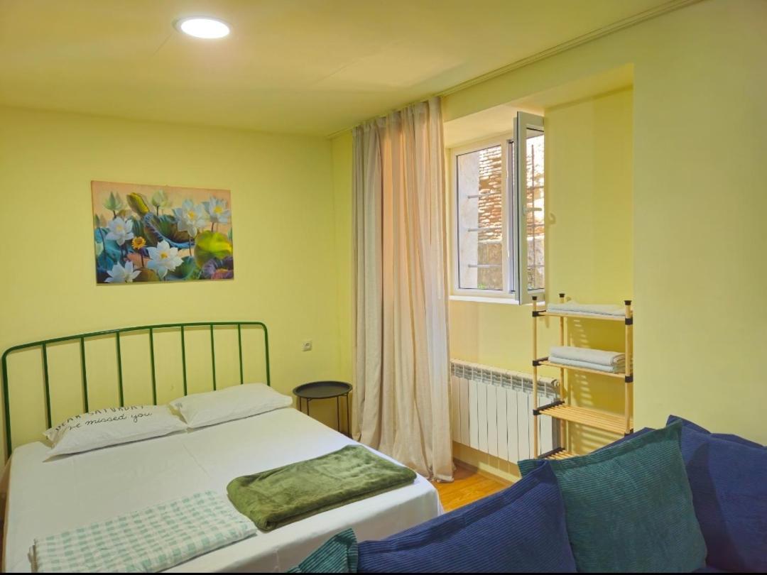 Apartment In The Old District Тбилиси Экстерьер фото