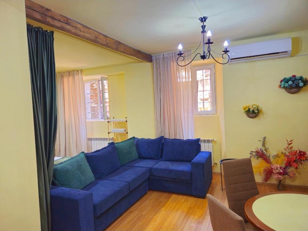 Apartment In The Old District Тбилиси Экстерьер фото